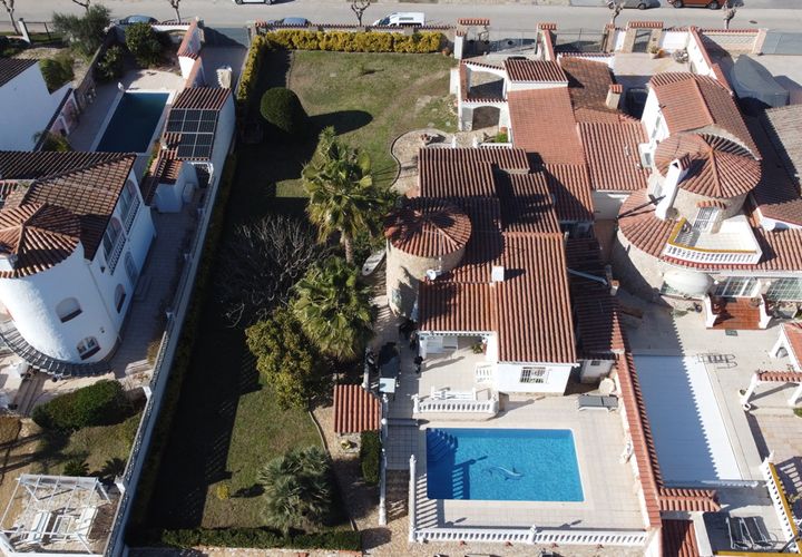 Villa i Empuriabrava, Gerona, Empuriabrava - € 1.390.000 | Ref: W-030FHJ - foto 1
